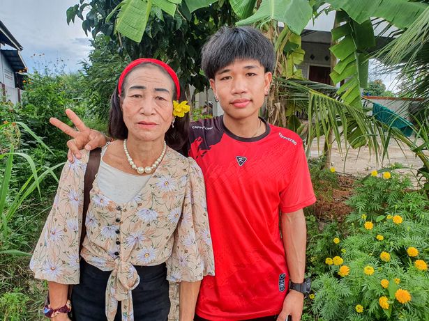 Thai boy, 19, marries mother of three, 56 after two years of dating | weirdkaya