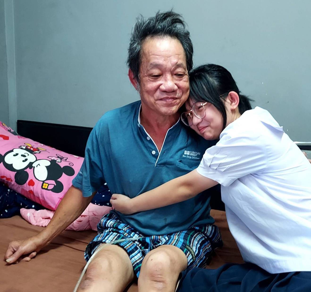 thai girl and her dad