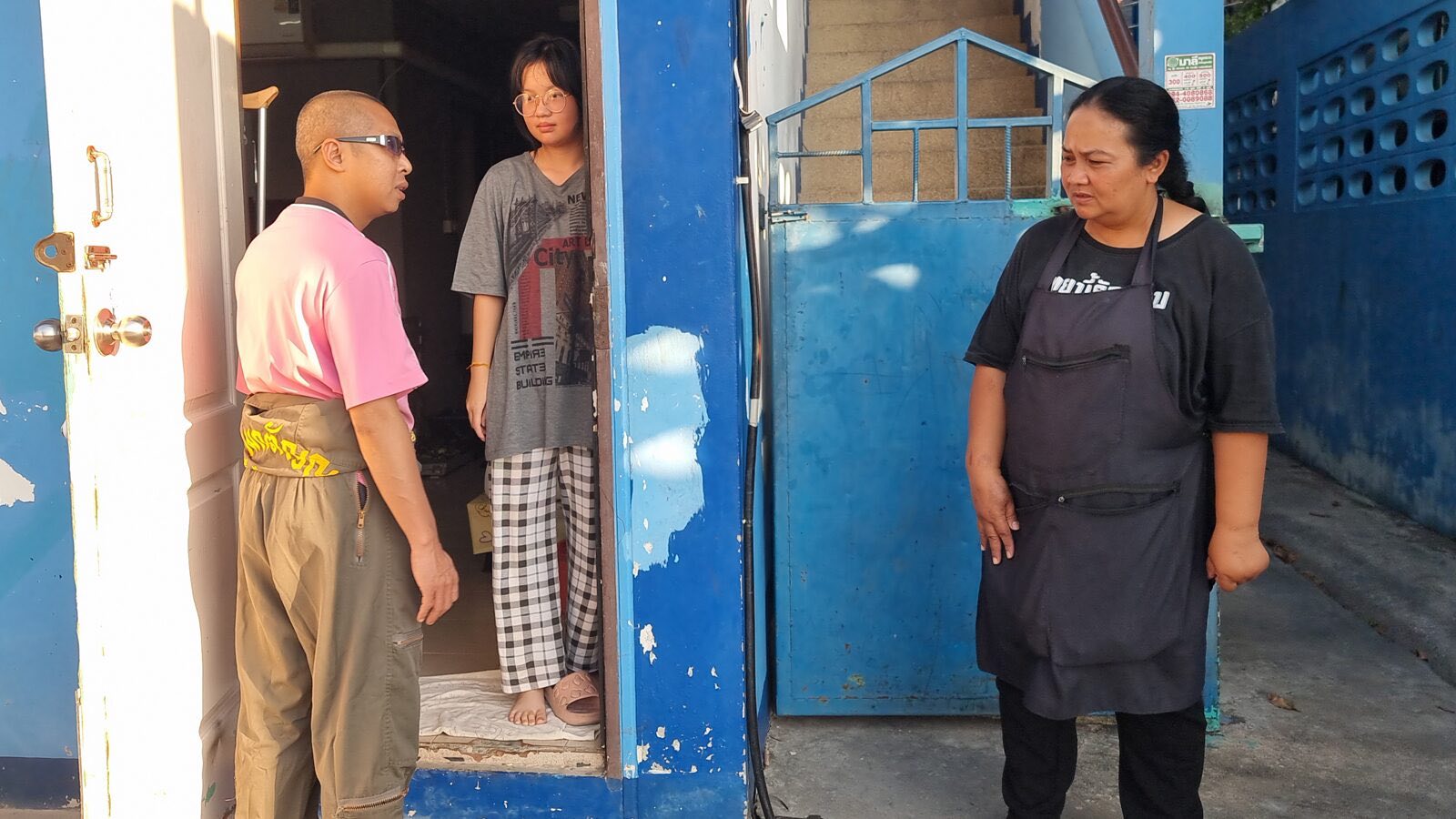 thai girl with her mom