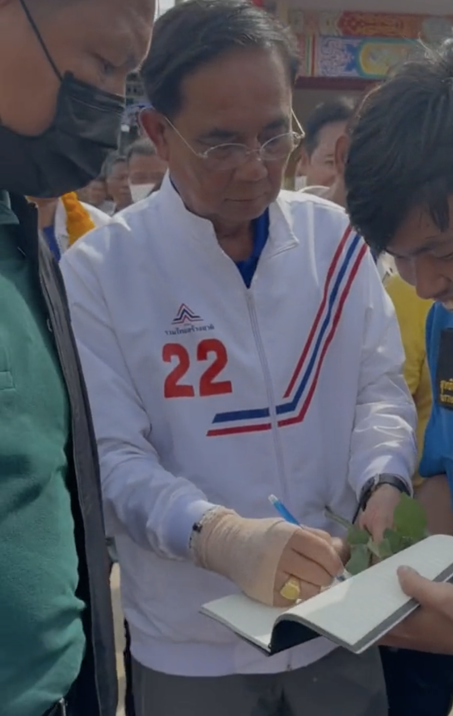 Thai prime minister pranked into signing on 'death note' during election campaign  1