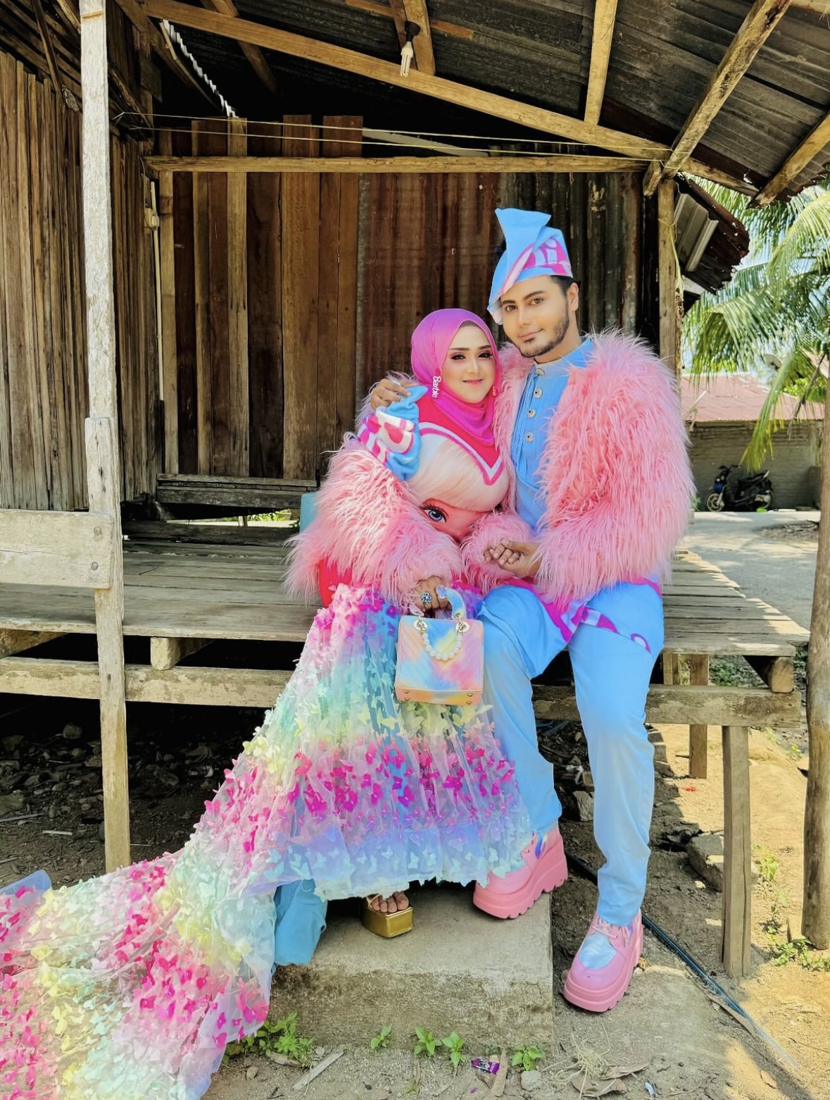The malaysian couple who spent rm90k on raya outfits 6
