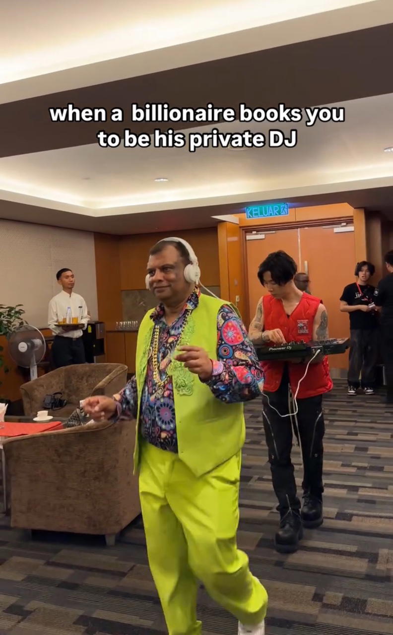 tony fernandes with his private dj