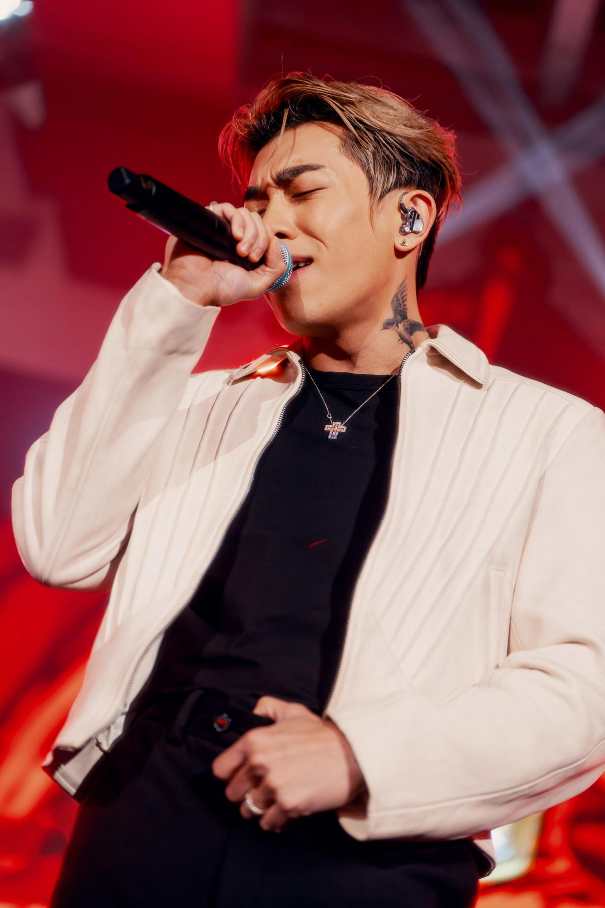 Tyson Yoshi Close Up (3)