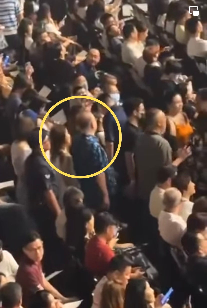 Wee ka siong spotted at jacky cheung's concert on state election night, says he was there with 'ex-girlfriend' | weirdkaya