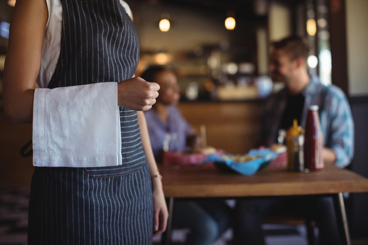 Woman says m'sia isn't 'child friendly' after customers complained about her kid running inside jb restaurant