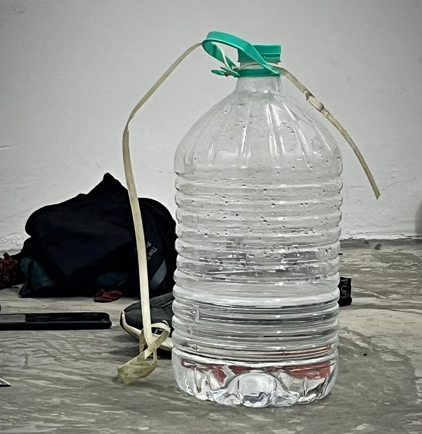 Water bottle used a floating device