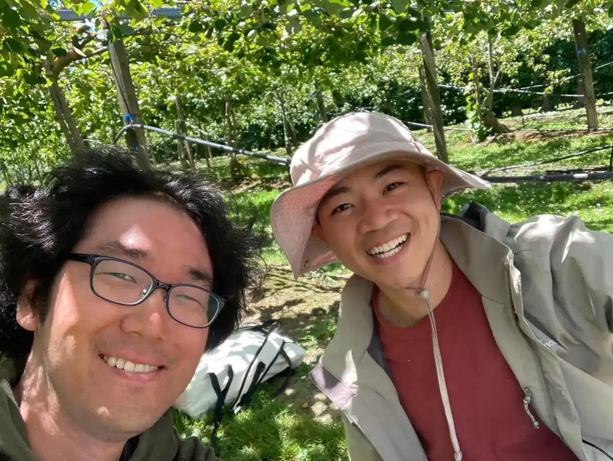 Wei Hong with a friend