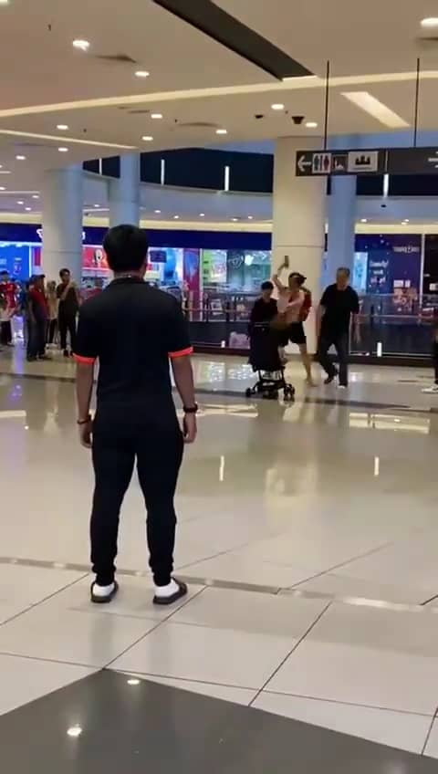 M'sian woman throws man's shoe at johor mall