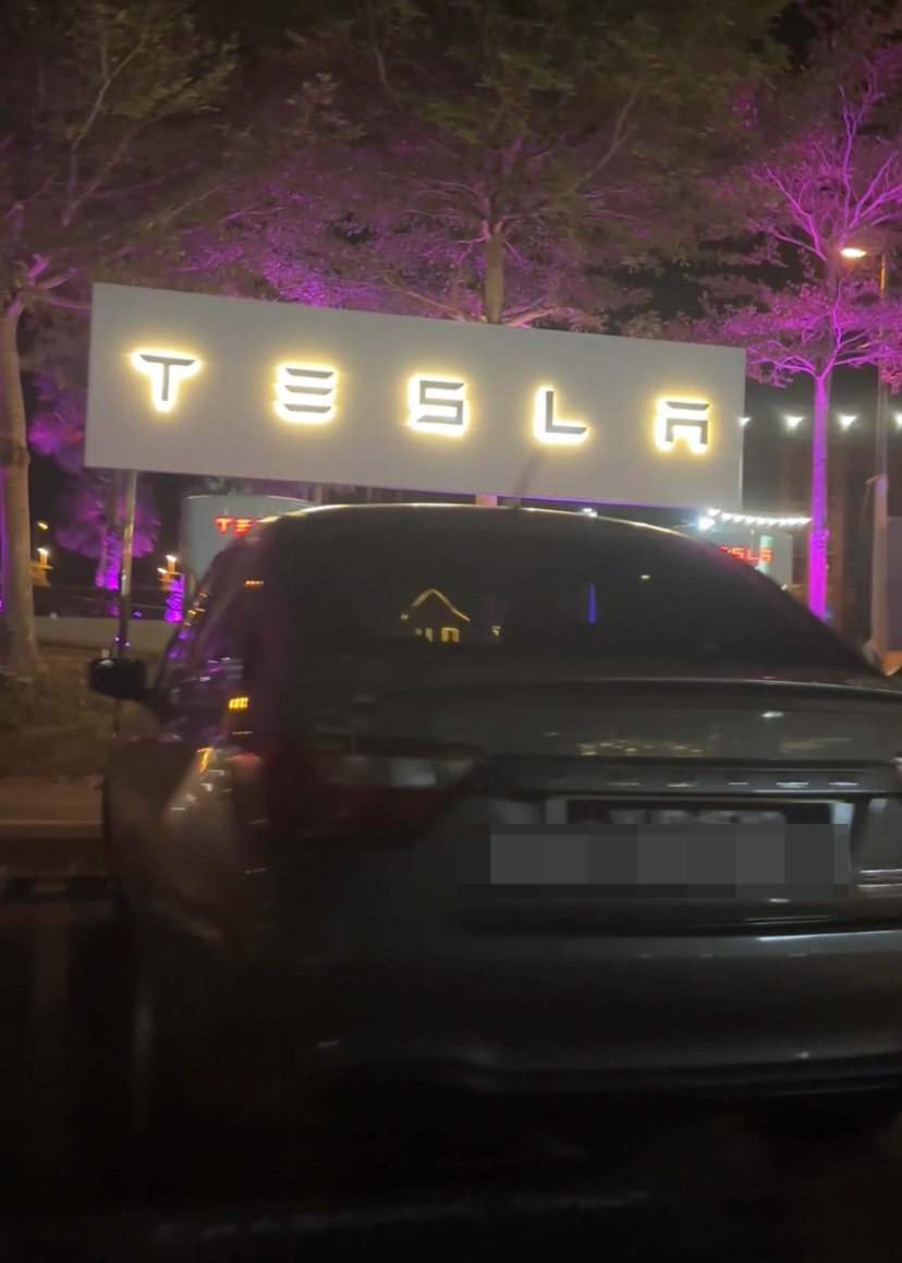 M'sian drivers come under fire for parking their non-ev cars at tesla charging spots