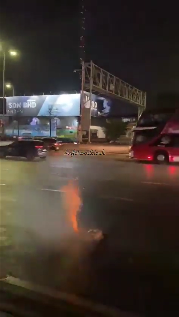 Man sets off fireworks along roadside in ampang, claimed customer wanted him to 'test it out'