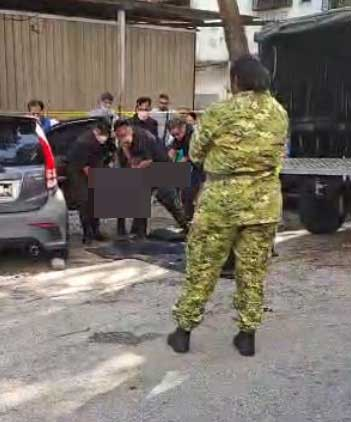 Woman finds dead son inside car in KL 1