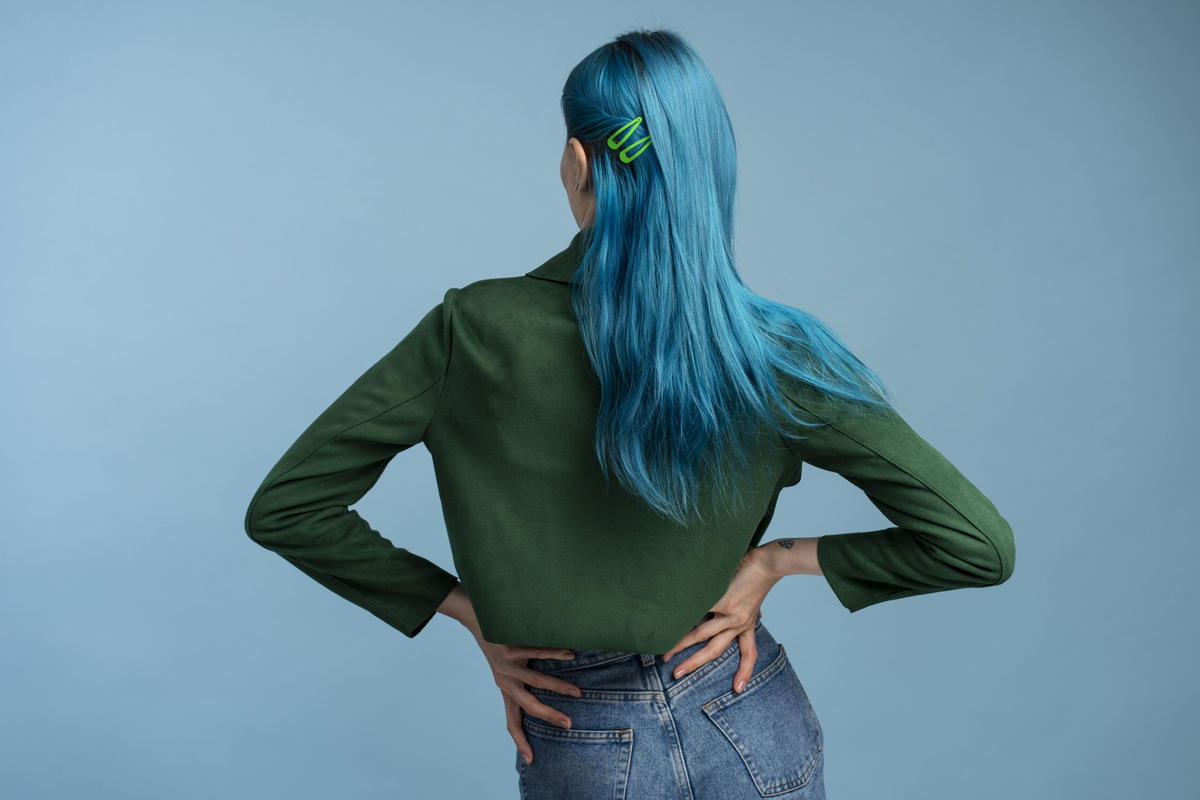 woman with blue hair