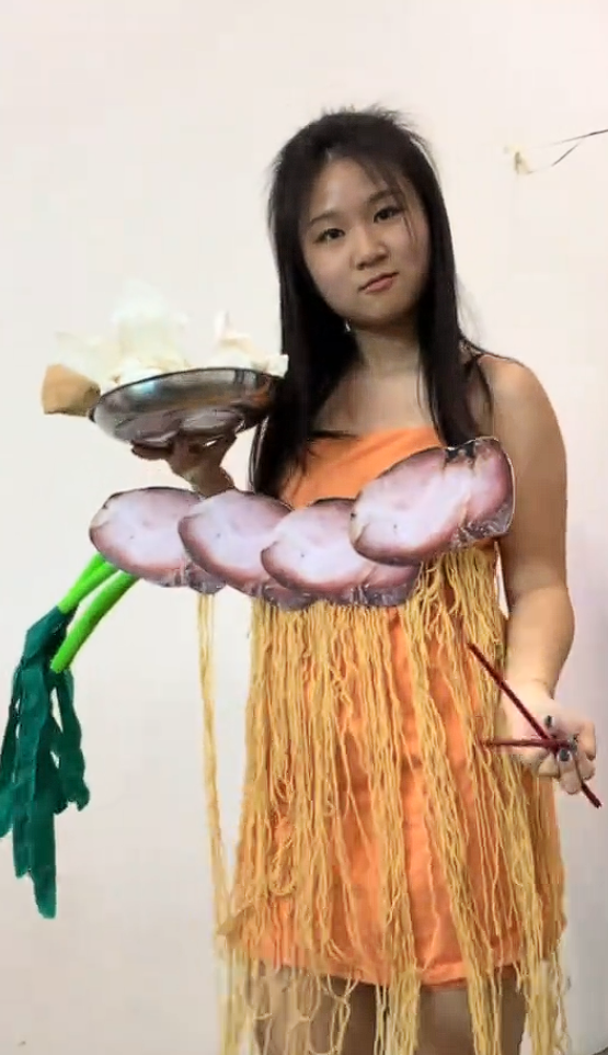 Wonton mee dress up