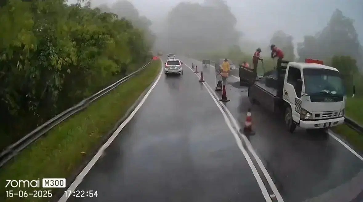 workers fix road1