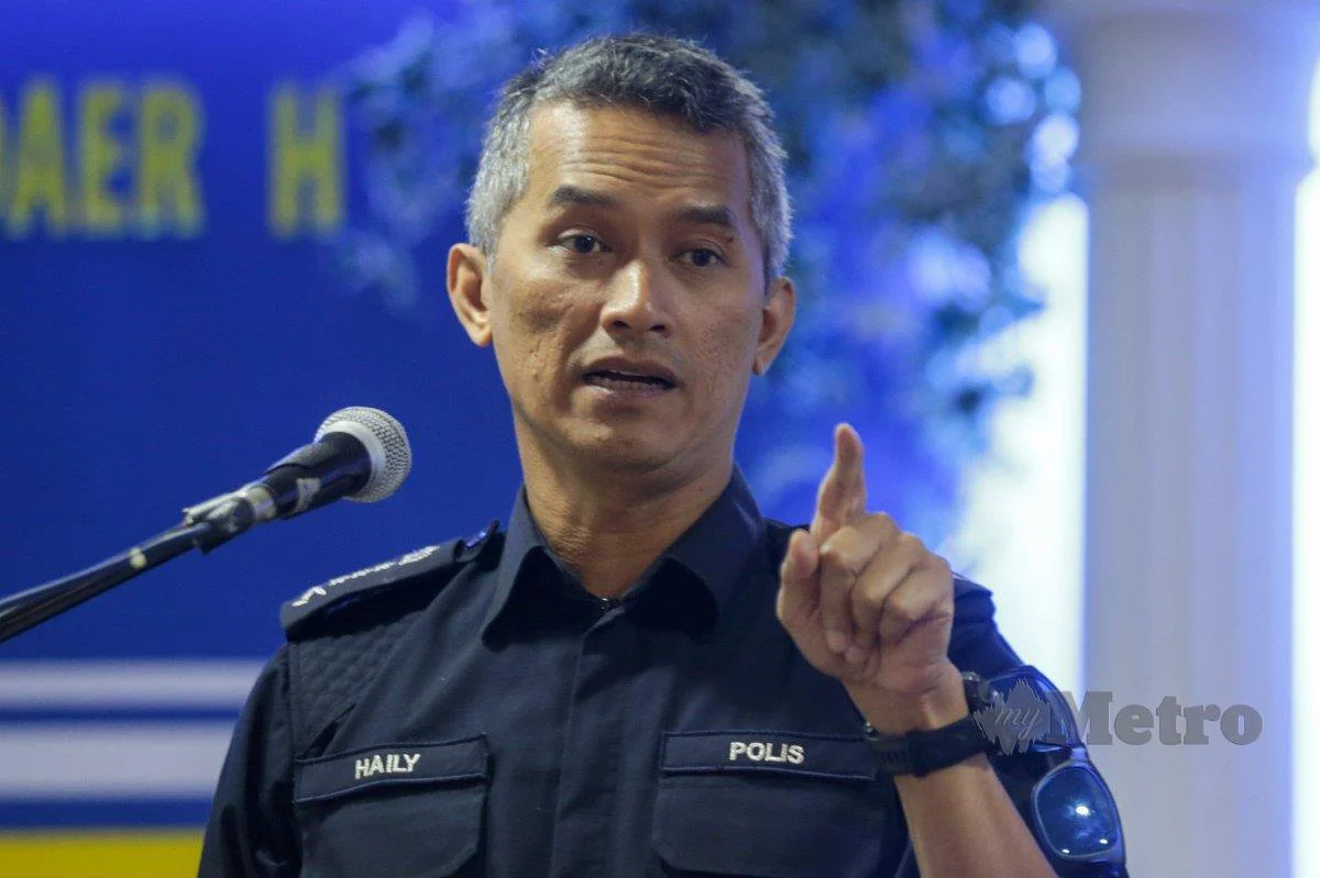 M'sian police chief says constables only get paid rm1,500 monthly & it isn't enough to survive in kl 